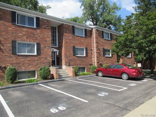 70-31831 Grand River Ave, Farmington, MI, 48336-4149 | Card Image