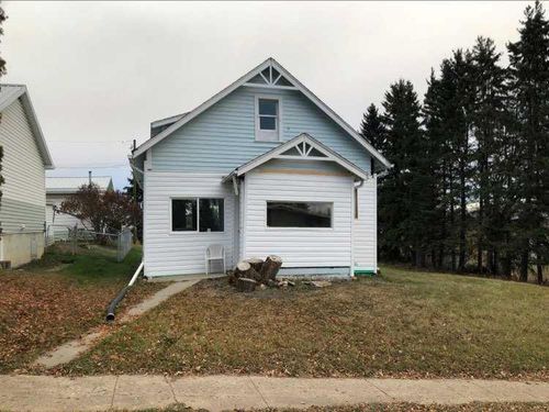 4828 51 Ave, Sangudo, AB, T0E2A0 | Card Image