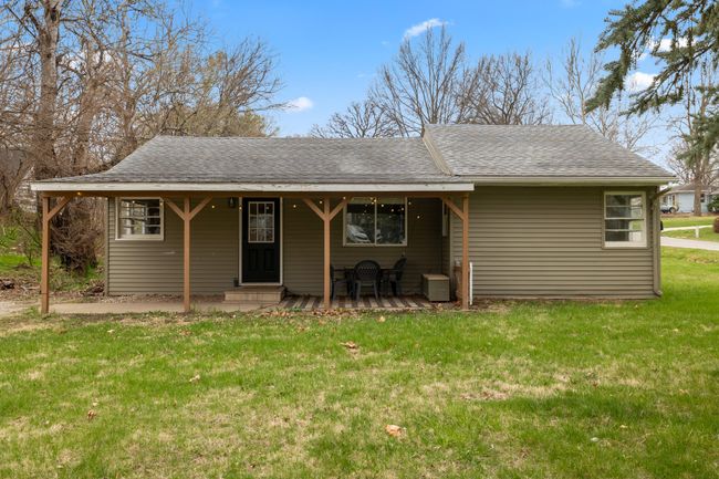 900 Circle Dr, Home with 3 bedrooms, 1 bathrooms and null parking in Carlisle IA | Image 11