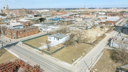6474 Russell St, Detroit, MI, 48211-2141 | Card Image