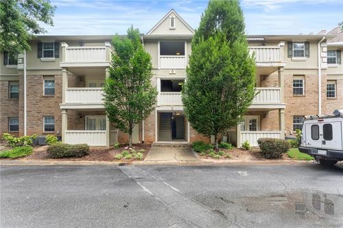 q17-6900 Roswell Rd, Sandy Springs, GA, 30328-2239 | Card Image