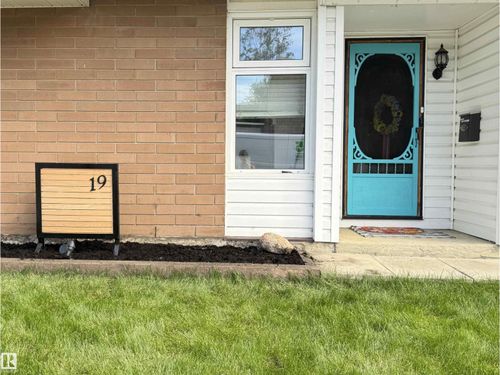 19 Greenfields Estate, St Albert, AB, T8N2G2 | Card Image