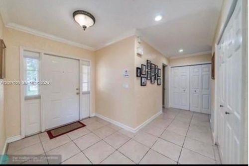 720 Sw 64th Way, Pembroke Pines, FL, 33023-1540 | Card Image