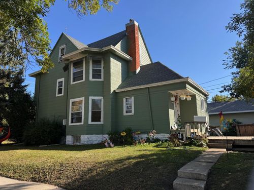 102 3rd St Se, Pipestone, MN, 56164-1818 | Card Image