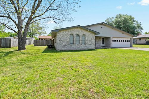 207 Robin Way St, Mount Vernon, TX, 75457-3219 | Card Image