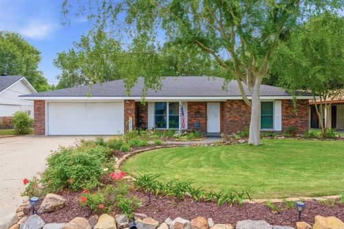 422 Crestwood St, Lake Charles, LA, 70605-6820 | Card Image