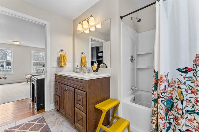 135 Crandall Rd, House other with 3 bedrooms, 3 bathrooms and 7 parking in Tiverton RI | Image 17