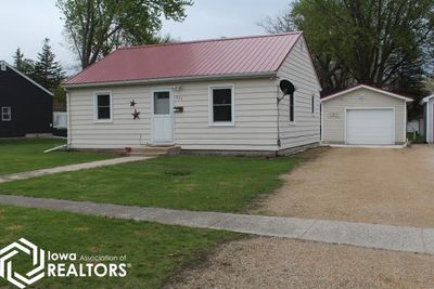 621 2nd Street Sw, Home with 2 bedrooms, 1 bathrooms and 1 parking in Britt IA | Image 1