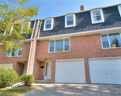 28 - 100 Bluevale St N, Townhouse with 3 bedrooms, 1 bathrooms and 2 parking in Waterloo ON | Image 1