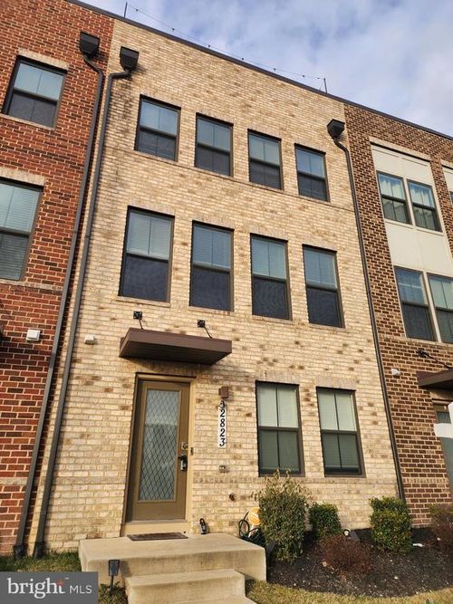 2823 Toles Park Dr, SUITLAND, MD, 20746-1611 | Card Image