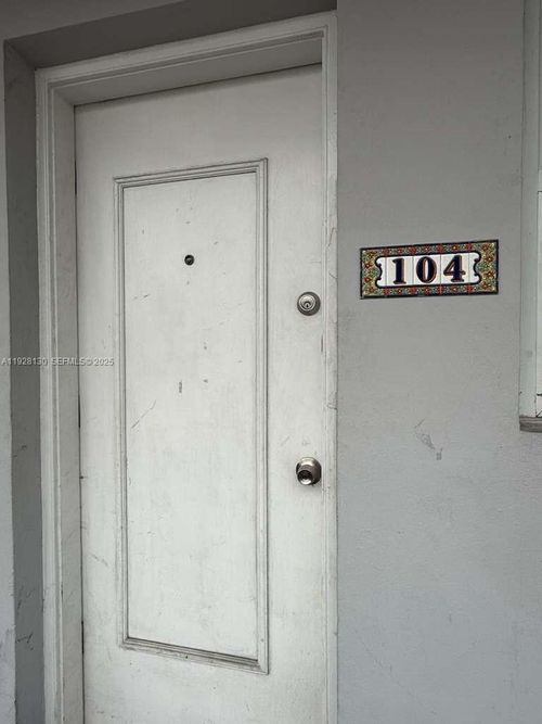 apt-104-2225 Ne 123rd St, North Miami, FL, 33181-2934 | Card Image