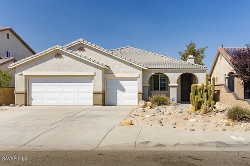 2319 E Newgrove St, Lancaster, CA, 93535-1788 | Card Image