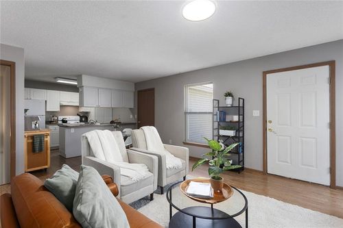 2900 Nw Mill Pl, Blue Springs, MO, 64015-3482 | Card Image