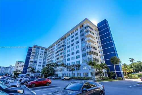 303-4350 Hillcrest Dr, Hollywood, FL, 33021 | Card Image