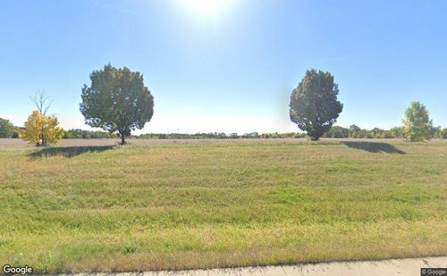 8002 Morgan Cir, Spring Grove, IL, 60081-8283 | Card Image