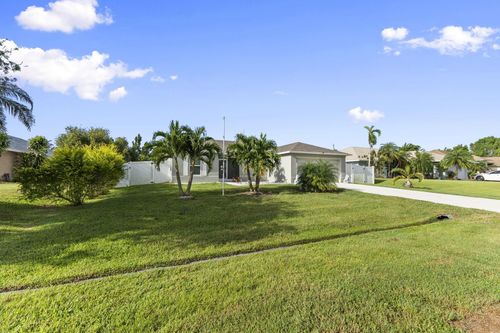 842 Se Chaloupe Ave, Port St Lucie, FL, 34983-2716 | Card Image