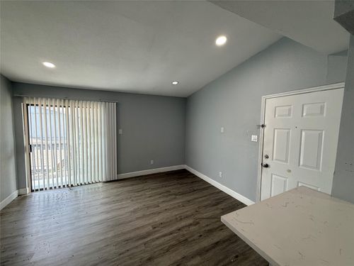 210-9550 Deering Dr, Houston, TX, 77036-7928 | Card Image