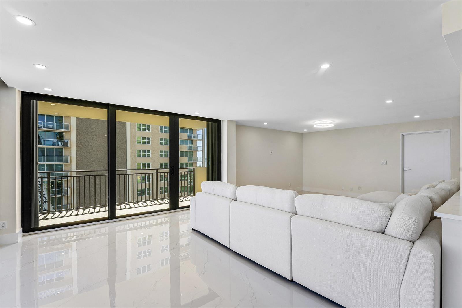 Residential Lease in Singer Island 5