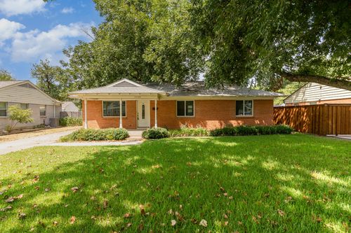 3709 Van Ness Ln, Dallas, TX, 75220-3635 | Card Image