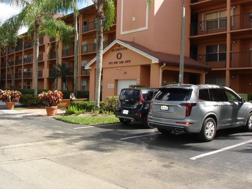 apt-106-571 Sw 142nd Ave, Pembroke Pines, FL, 33027-1527 | Card Image