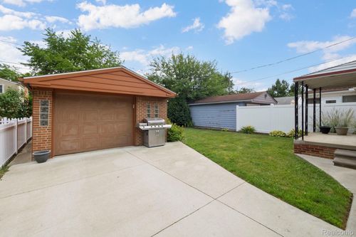13225 Veronica St, Southgate, MI, 48195-1239 | Card Image