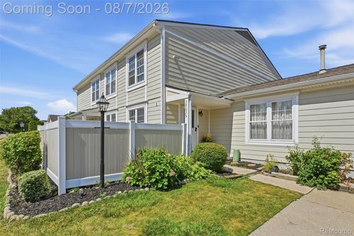 39625 Village Wood Ln, Novi, MI, 48375-4552 | Card Image