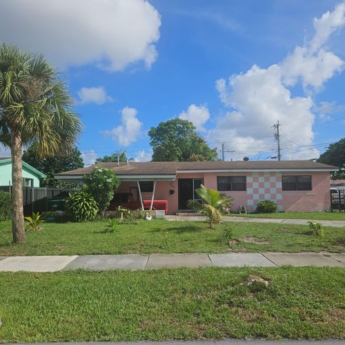 951 Nw 182nd St, Miami, FL, 33169-4245 | Card Image