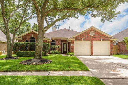 3111 Ravens Lake Cir, League City, TX, 77573-5995 | Card Image