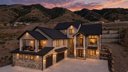 664 E 250 N, Providence, UT, 84332-4005 | Card Image