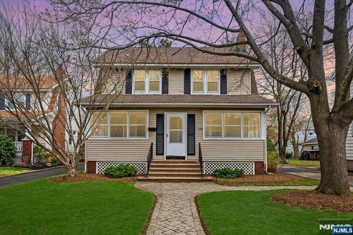 143 Parmelee Ave, Hawthorne, NJ, 07506-2924 | Card Image