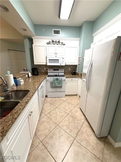 unit-102-1089 Winding Pines Cir, CAPE CORAL, FL, 33909-8758 | Card Image