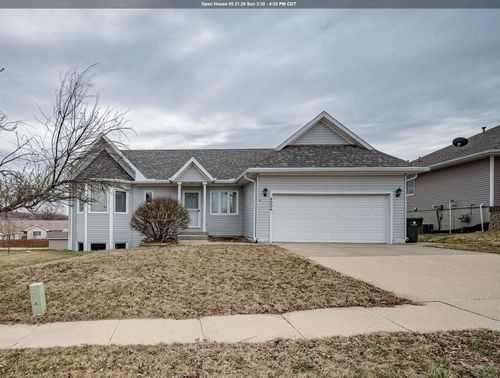 4004 Manchester St, Sioux City, IA, 51103-3198 | Card Image