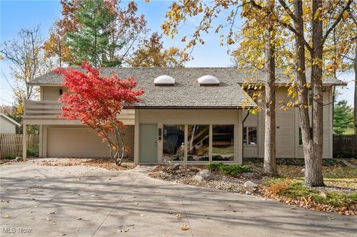 10830 Gate Post Rd, Strongsville, OH, 44149-2116 | Card Image