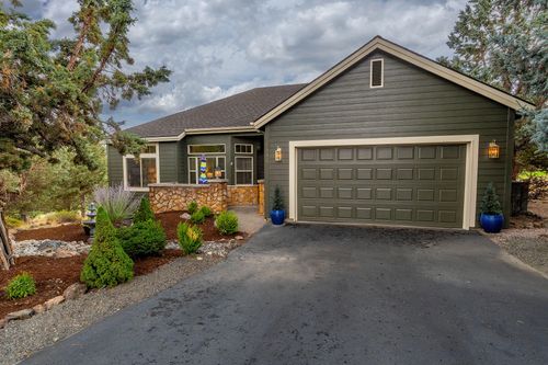 7986 Little Falls Ct, Redmond, OR, 97756-8340 | Card Image
