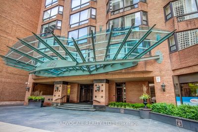 1105 - 1166 Bay St, Condo with 2 bedrooms, 2 bathrooms and 2 parking in Toronto ON | Image 1