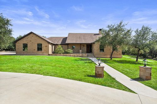 103 Creekside Trl, Spicewood, TX, 78669-8417 | Card Image