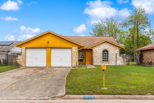 2006 Deerhurst Ln, Houston, TX, 77088-3321 | Card Image