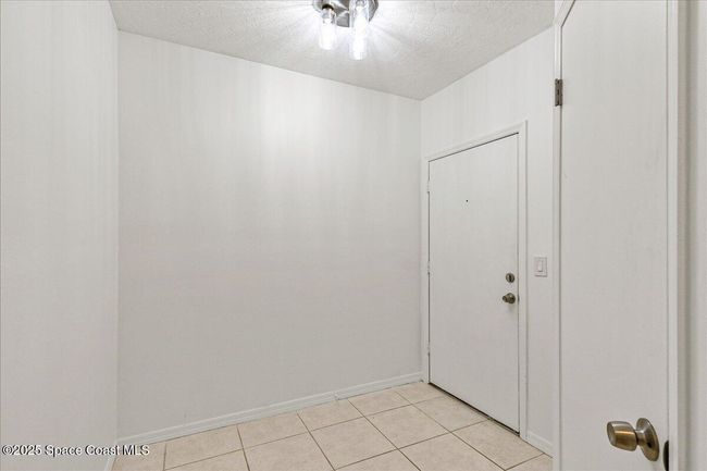 APT-103 - 6165 S Mirror Lake Dr, Condo with 2 bedrooms, 2 bathrooms and null parking in Sebastian FL | Image 6
