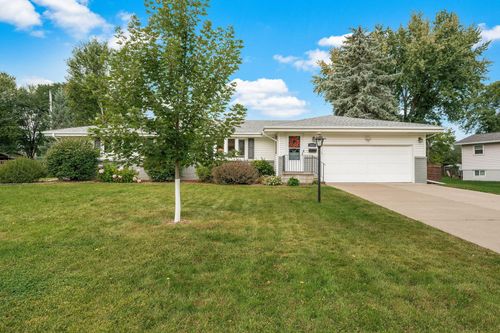 1305 Unity Ave N, Golden Valley, MN, 55422-4737 | Card Image