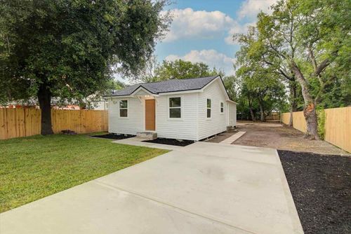 2805 2nd Ave N, Texas City, TX, 77590-7246 | Card Image