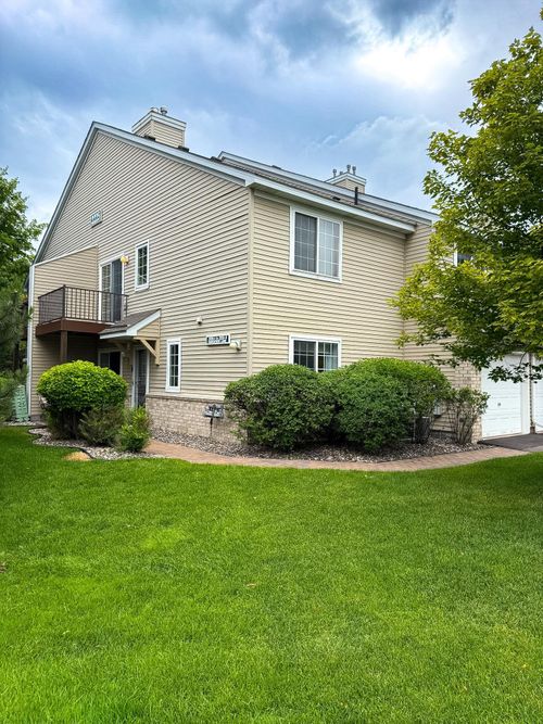 1-2225 Ranchview Ln N, Plymouth, MN, 55447-6572 | Card Image