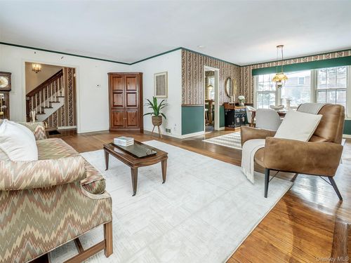 24 Orchard Farm Rd, Port Washington, NY, 11050-3335 | Card Image