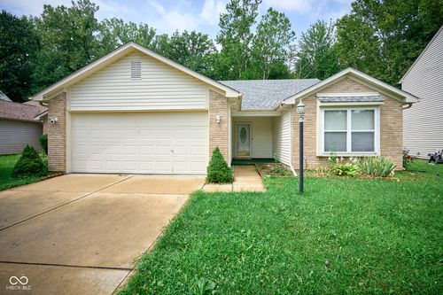 8312 Lake Tree Ln, Indianapolis, IN, 46217-4719 | Card Image