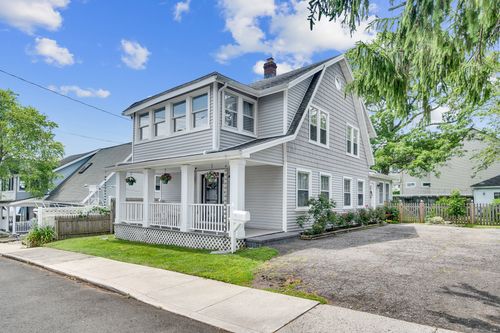 12 Scott St, West Haven, CT, 06516-7240 | Card Image