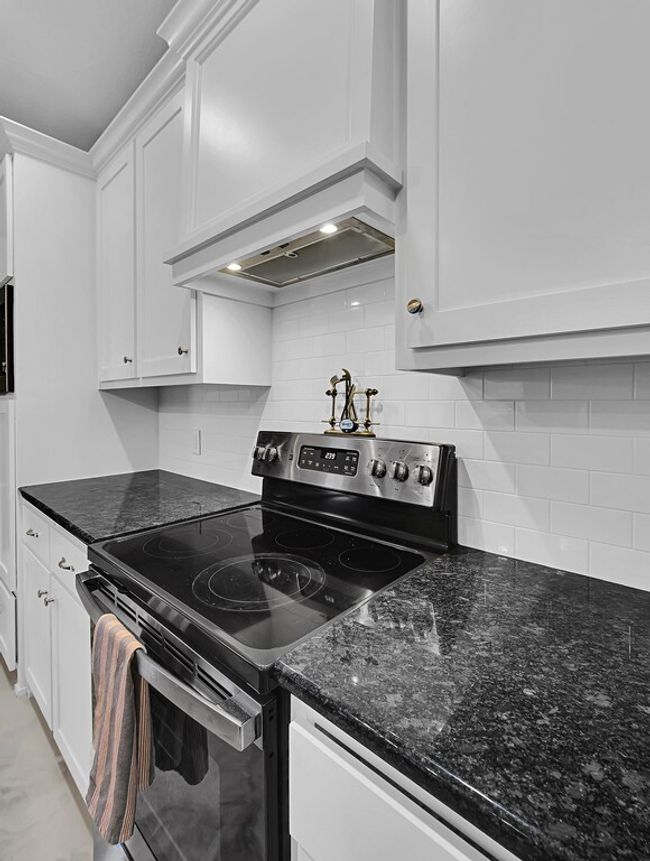 412 Travis Dr, House other with 4 bedrooms, 2 bathrooms and 2 parking in McGregor TX | Image 14