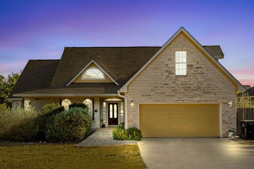 11 Elmwood Cir, Wimberley, TX, 78676-2819 | Card Image