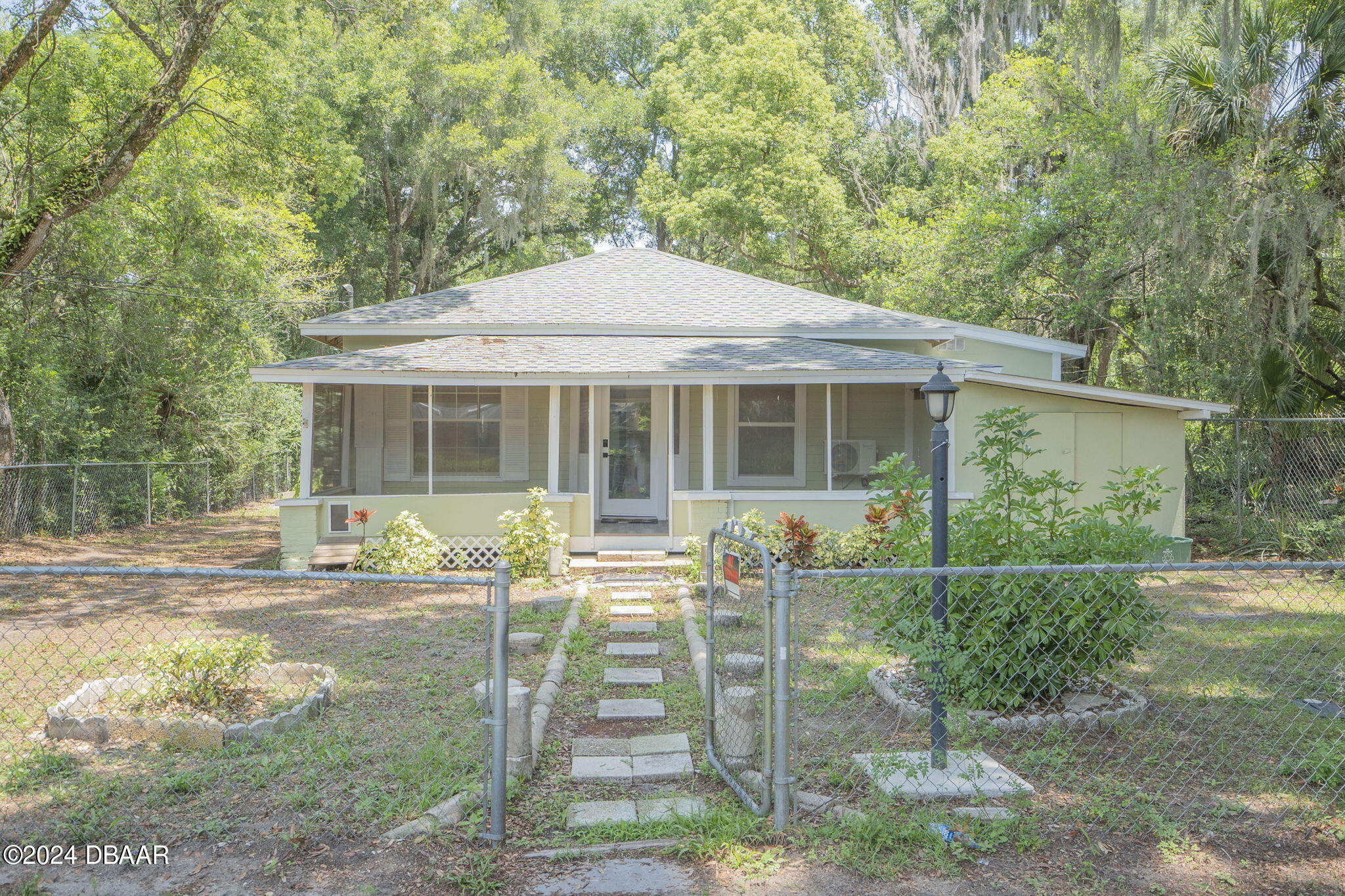 Rich Ave, Deland, FL 32724
