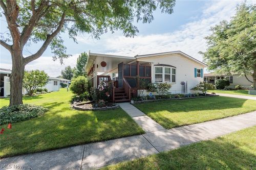 78 Periwinkle Dr, Olmsted Twp, OH, 44138-3000 | Card Image