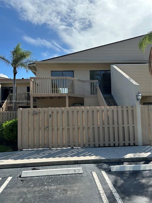 apt-204-600 Executive Center Dr, West Palm Beach, FL, 33401-4939 | Card Image