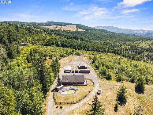 805 Luebke Rd, Toutle, WA, 98649-9712 | Card Image